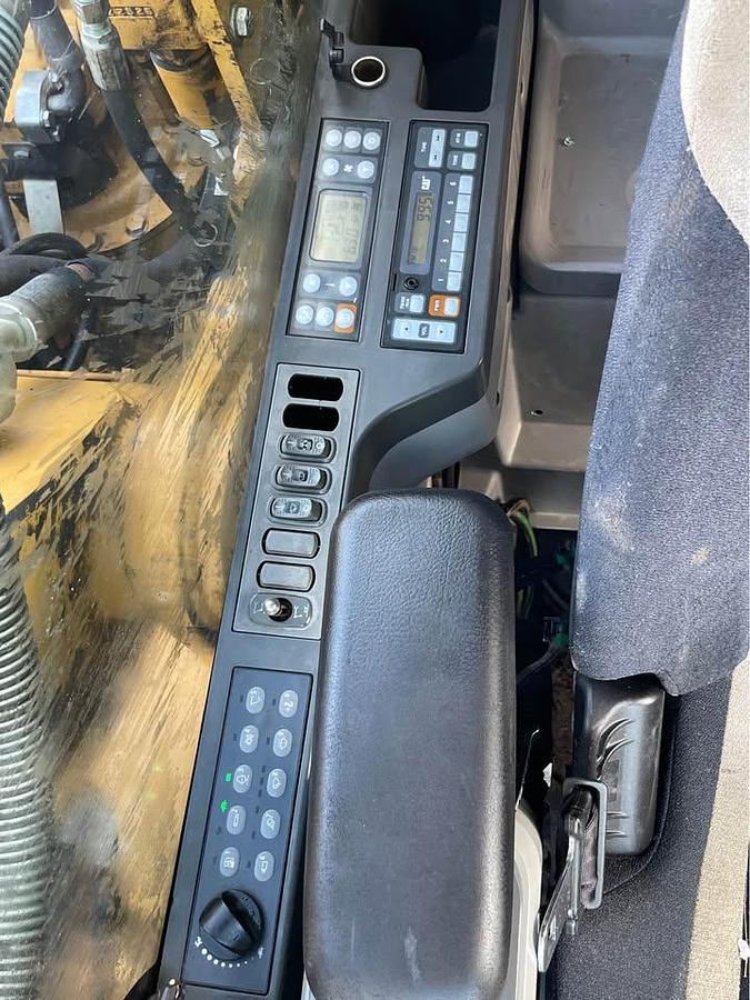 Used 2013 Caterpillar 320EL