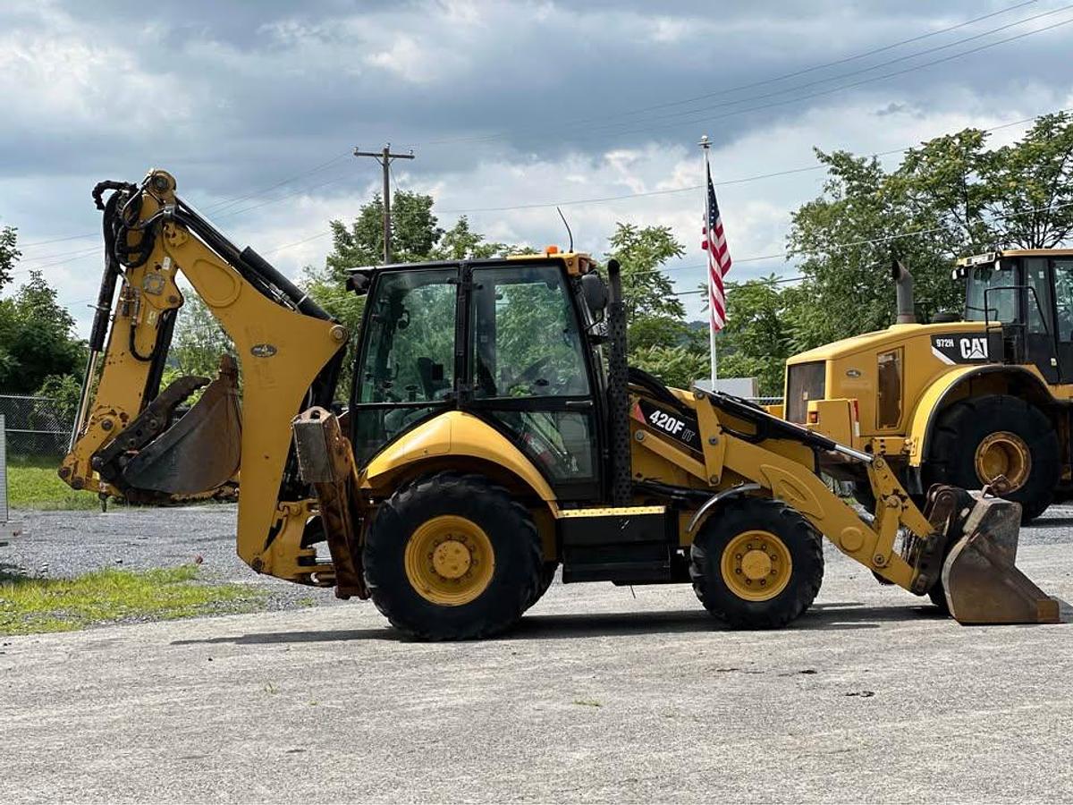 Used 2014 Caterpillar 420F IT