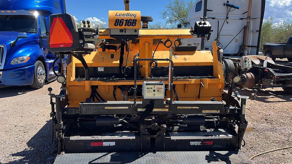 Used 2015 Leeboy 861B