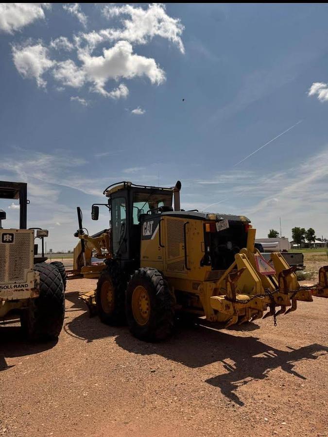 Used 2012 Caterpillar 140M