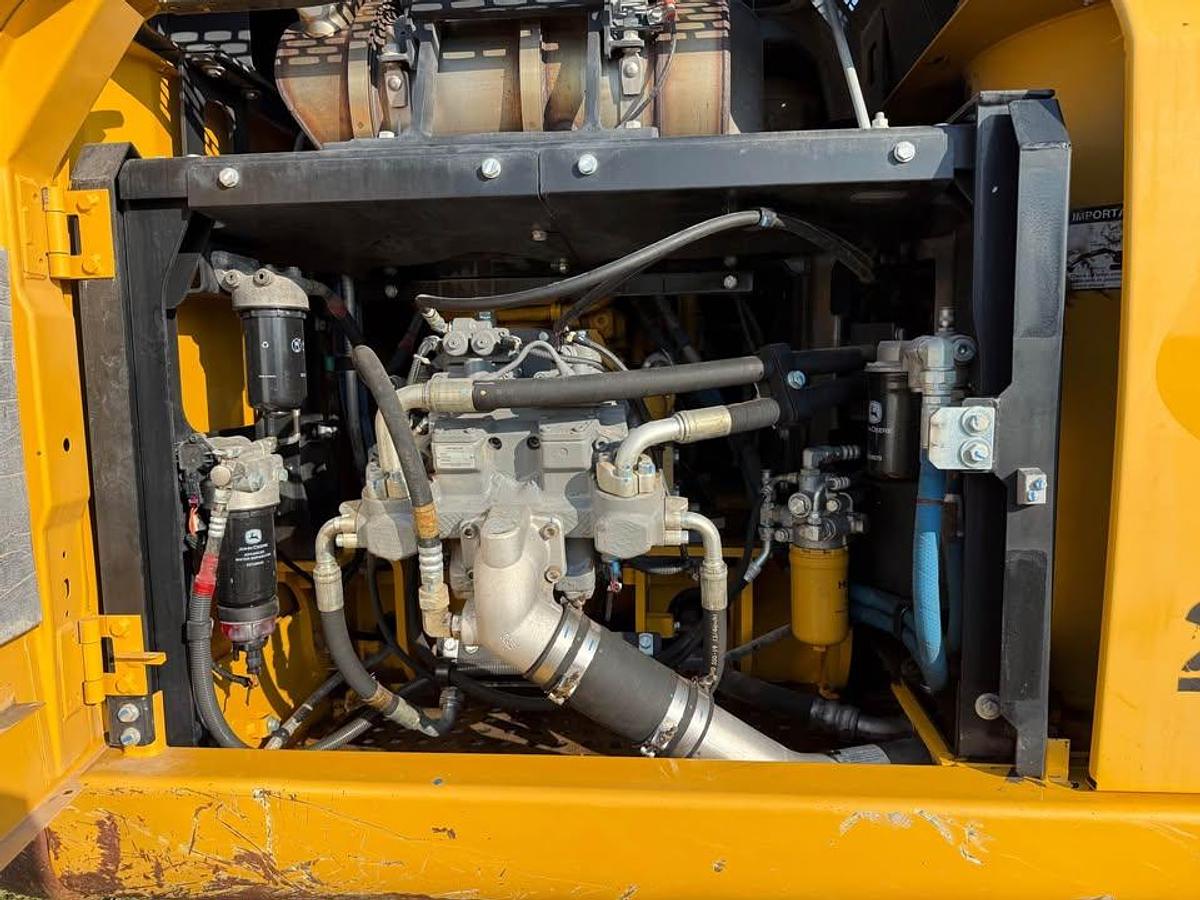 Used 2019 John Deere 210G LC