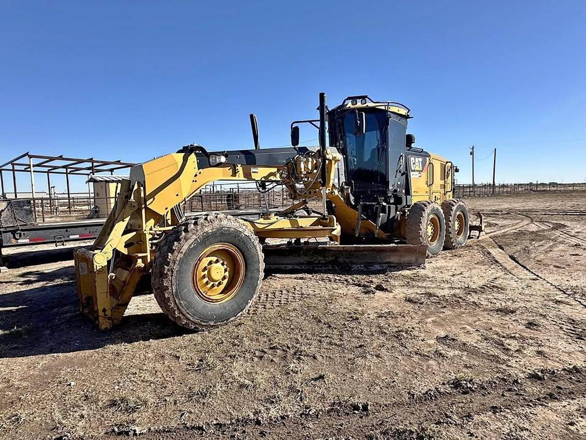 Used 2012 CAT 140M
