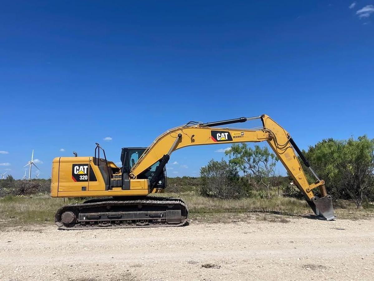 Used 2019 Caterpillar 320
