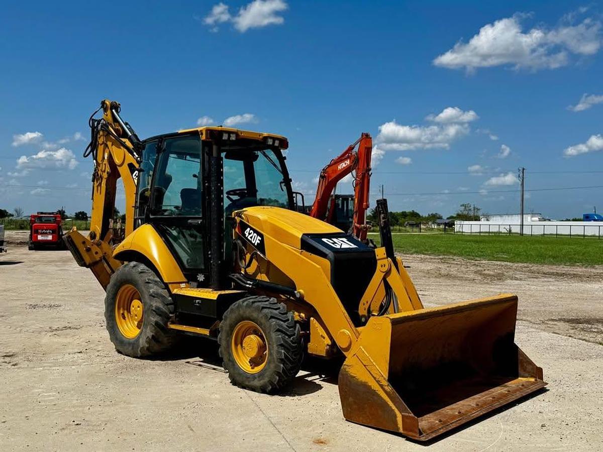 Used 2015 CAT 420F