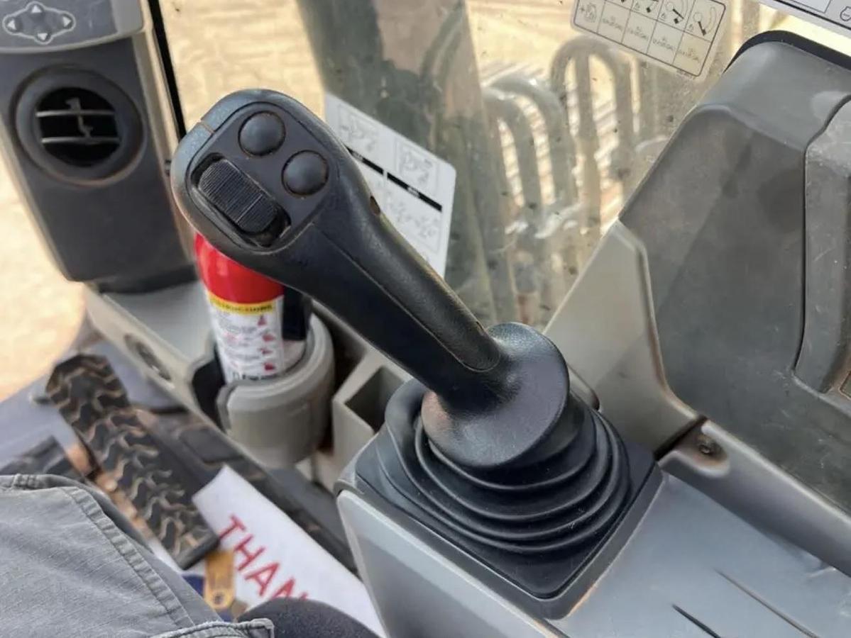 Used 2017 Caterpillar 320FL