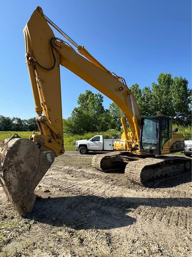 Used 2006 Caterpillar 325C