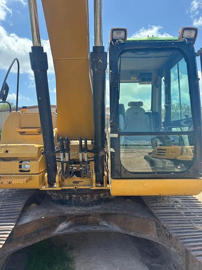 Used 2009 CAT 320D