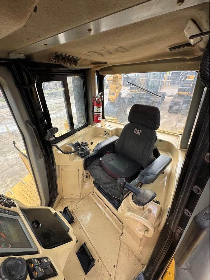 Used 2013 Caterpillar D6T LGP