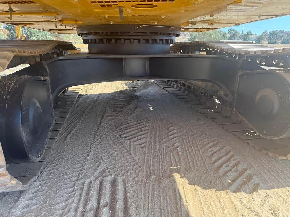 Used 2019 CAT 320 Excavator