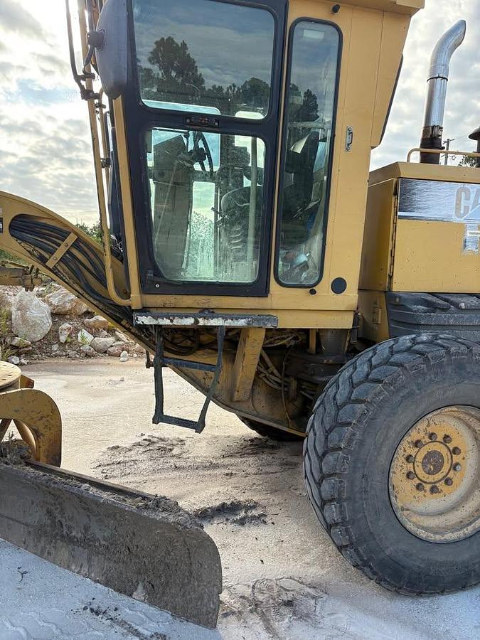 Used Caterpillar 140H