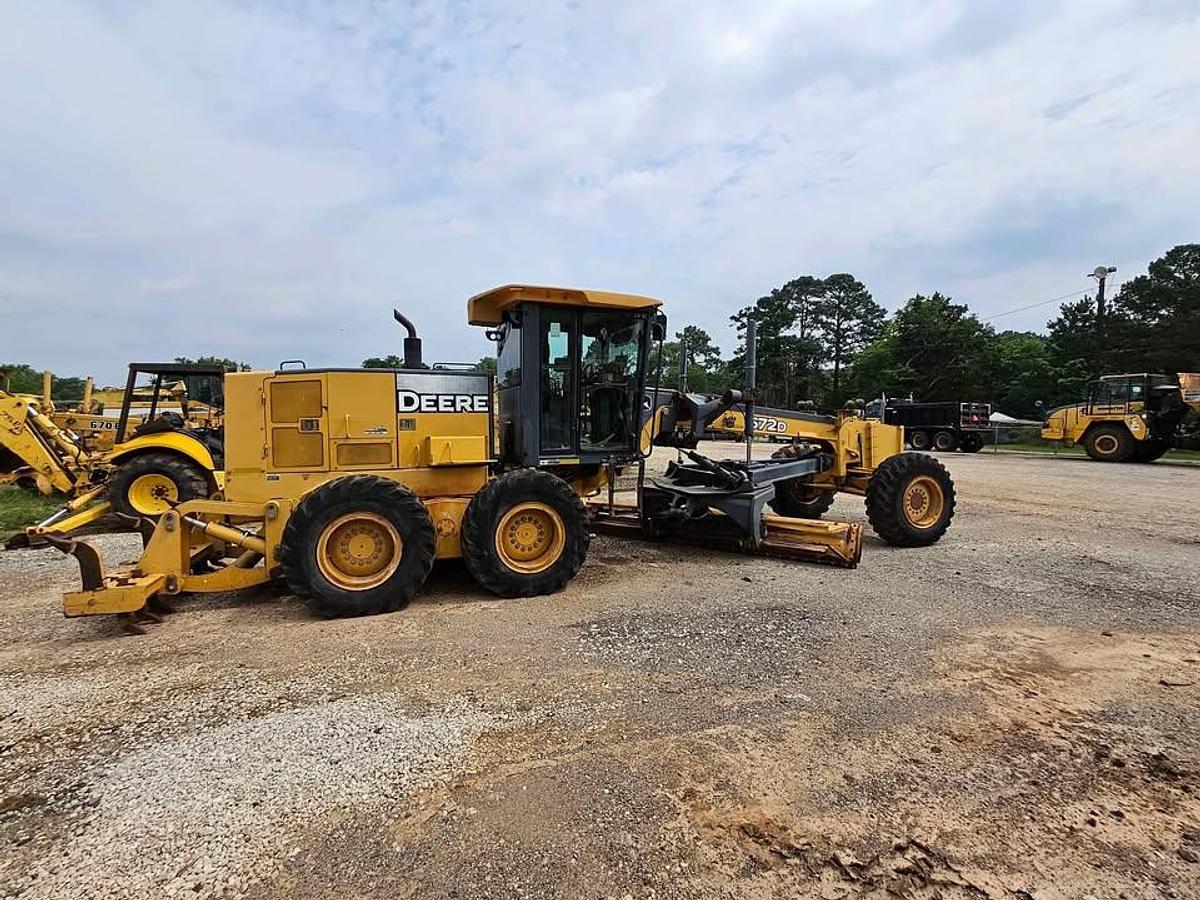 Used John Deere 672D