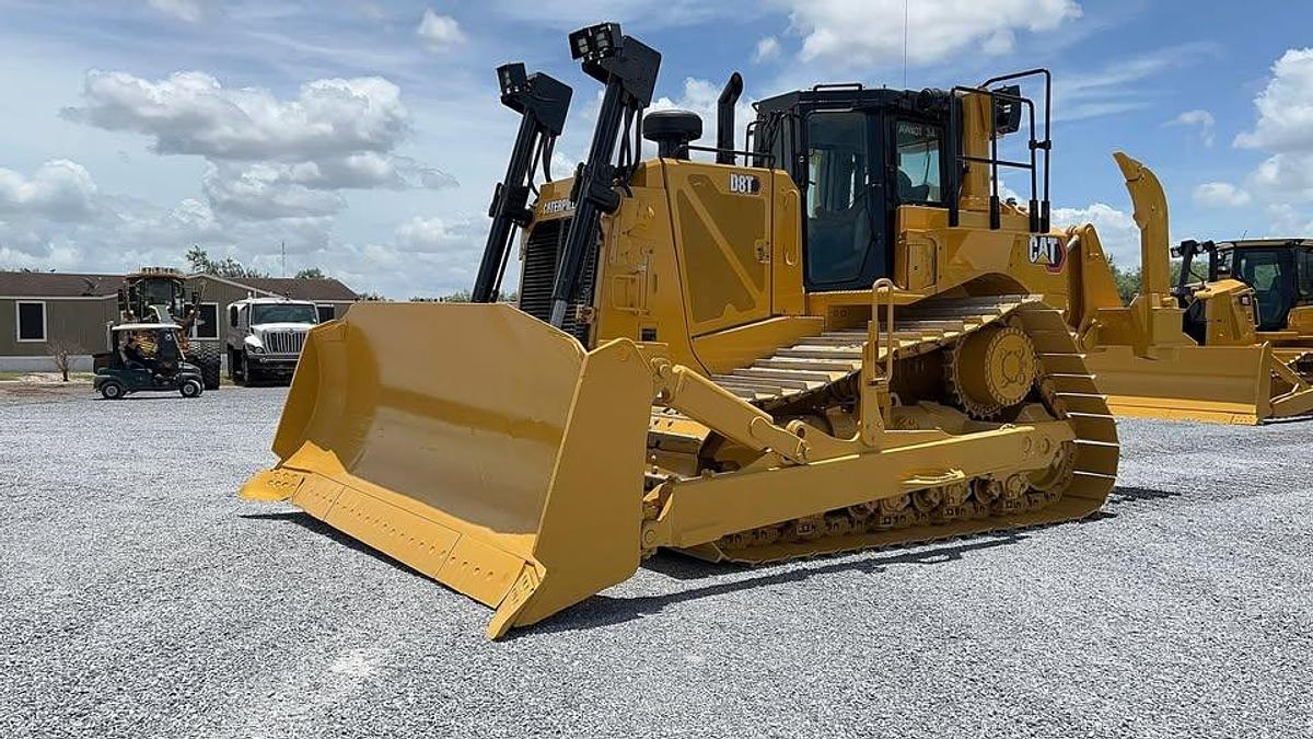 Used 2022 Caterpillar D8T LGP