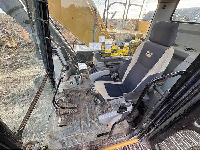 Used 2014 Cat 324E
