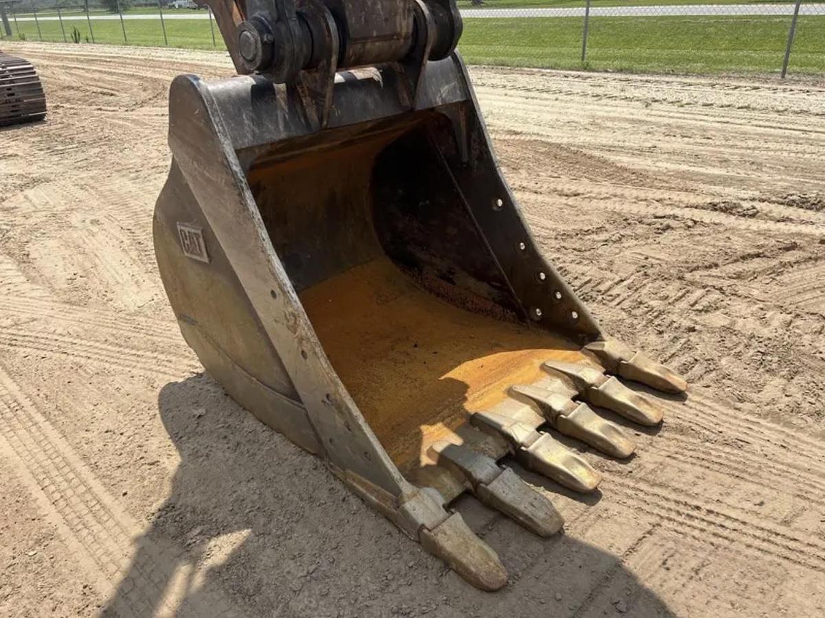 Used 2017 Caterpillar 320FL