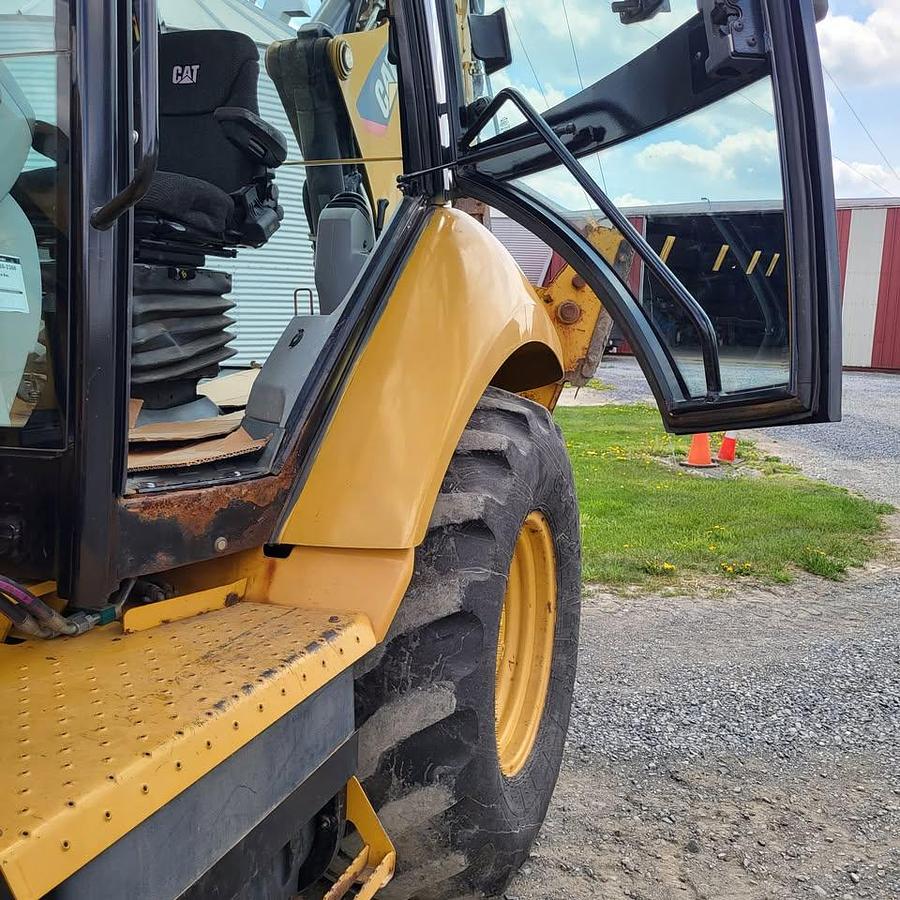 Used 2015 CAT 420F