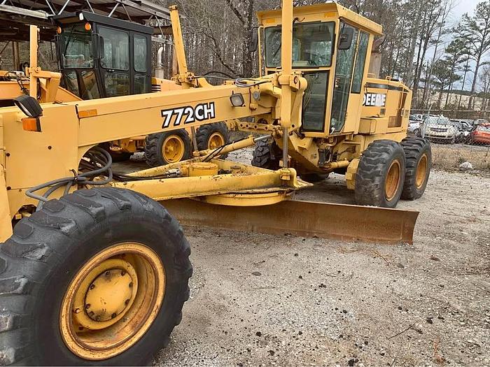 Used 1998 John Deere  772CH 
