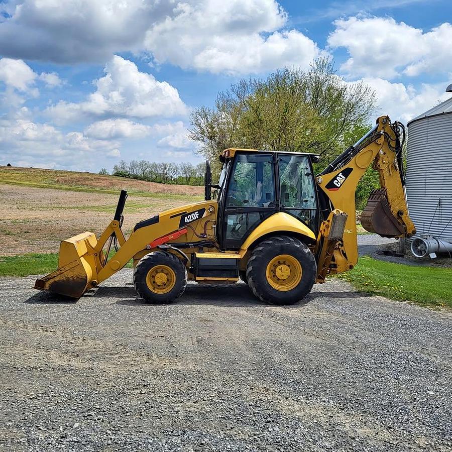 Used 2015 CAT 420F