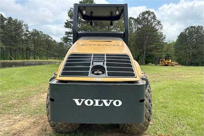 Used 2011 VOLVO SD100D