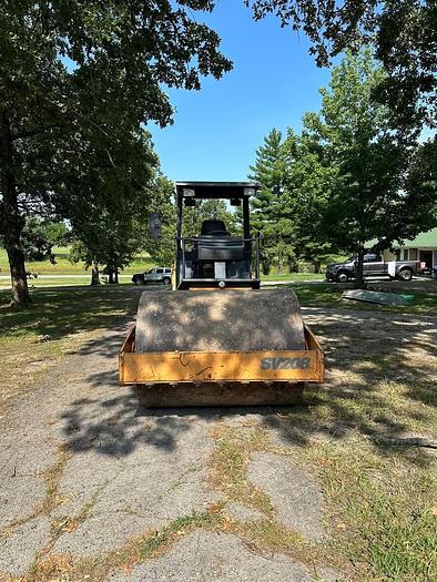 Used 2011 CASE SV208