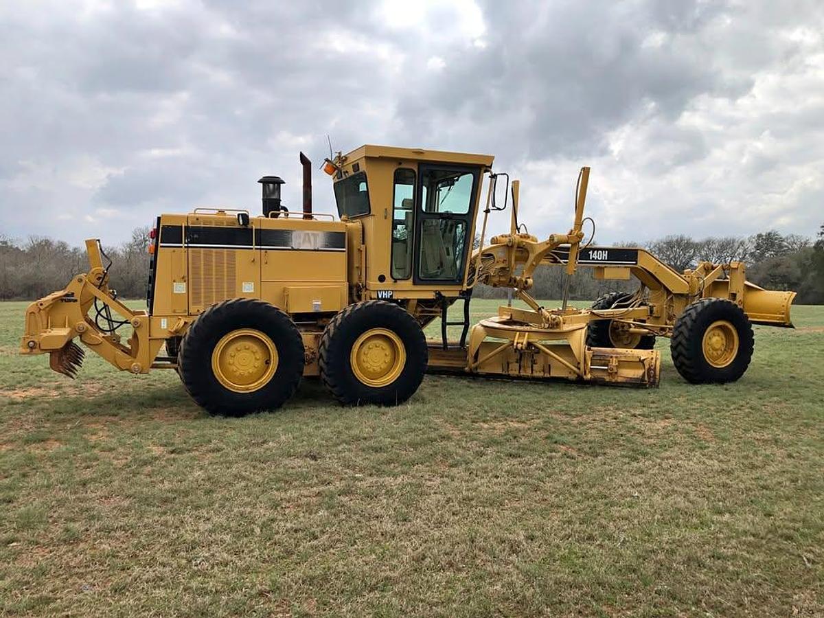 Used 1999 Caterpillar 140H VHP