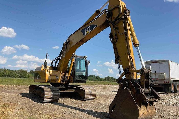 Used 2004 Caterpillar 320CLU