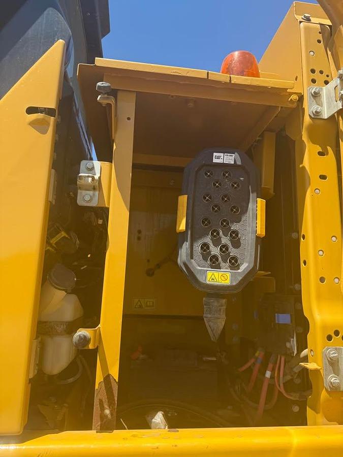 Used 2018 CAT 320 Excavator