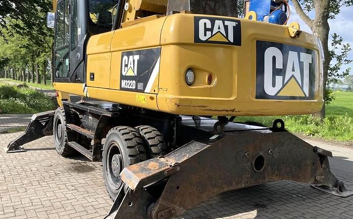Used 2014 Cat m322D