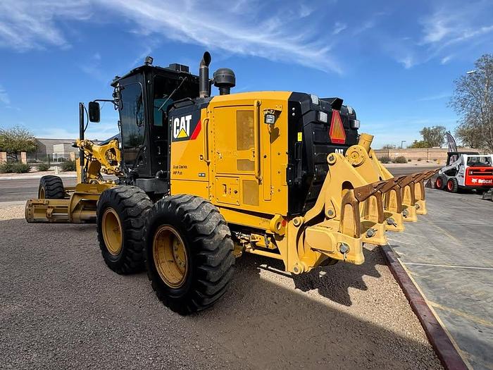 Used 2014 CAT 140M2
