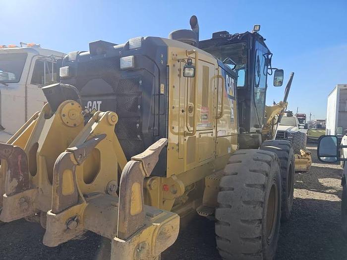 Used 2018 caterpillar 140m3