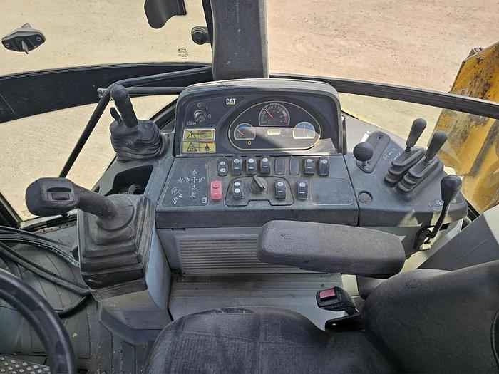 Used 2011 CATERPILLAR 420E IT