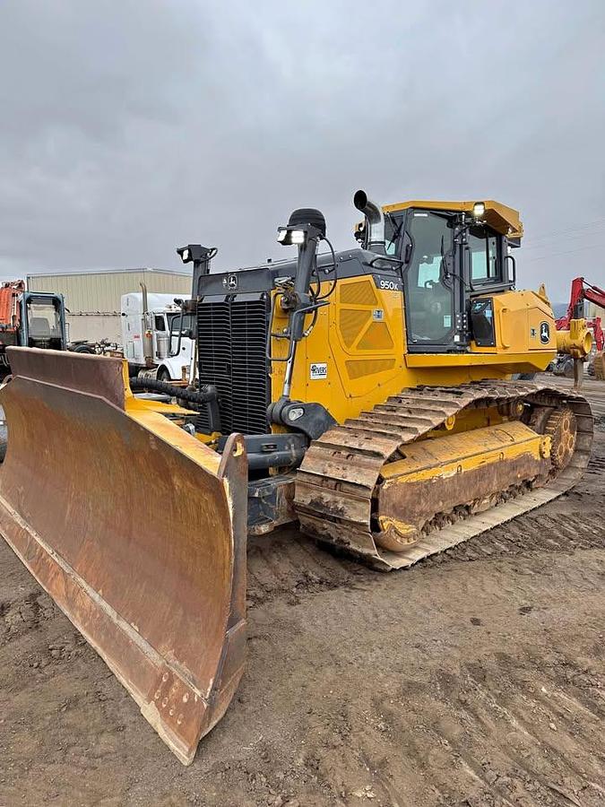 Used This 2019 John Deere 950K dozer