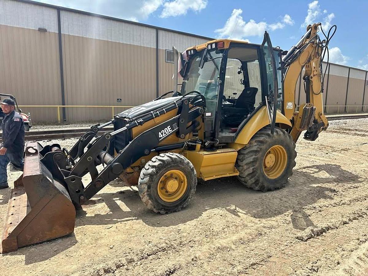 Used 2009 CAT 420E