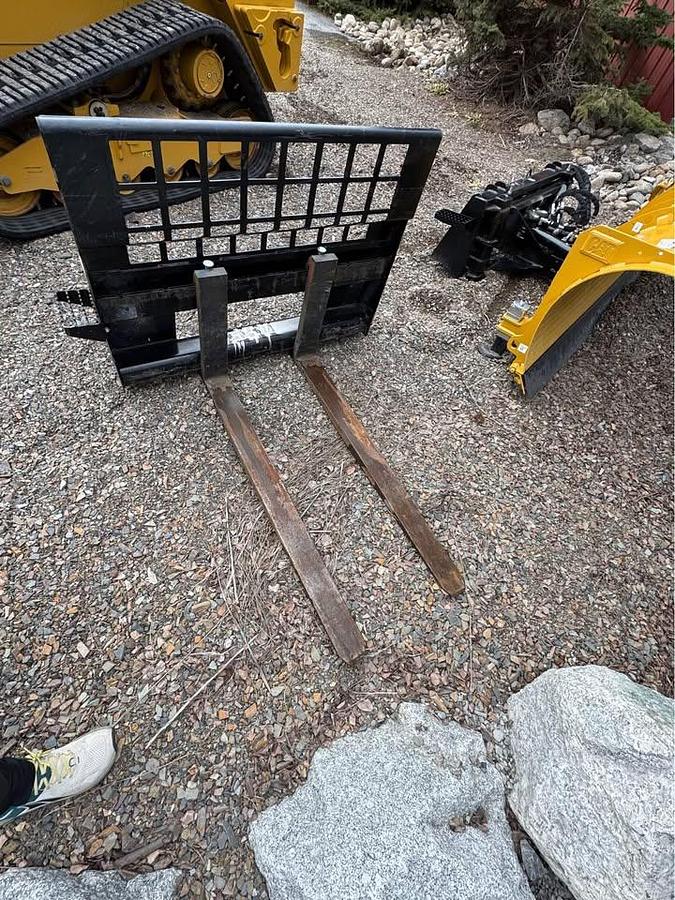 Used 2022 CAT 259D3 Compact Track Loader