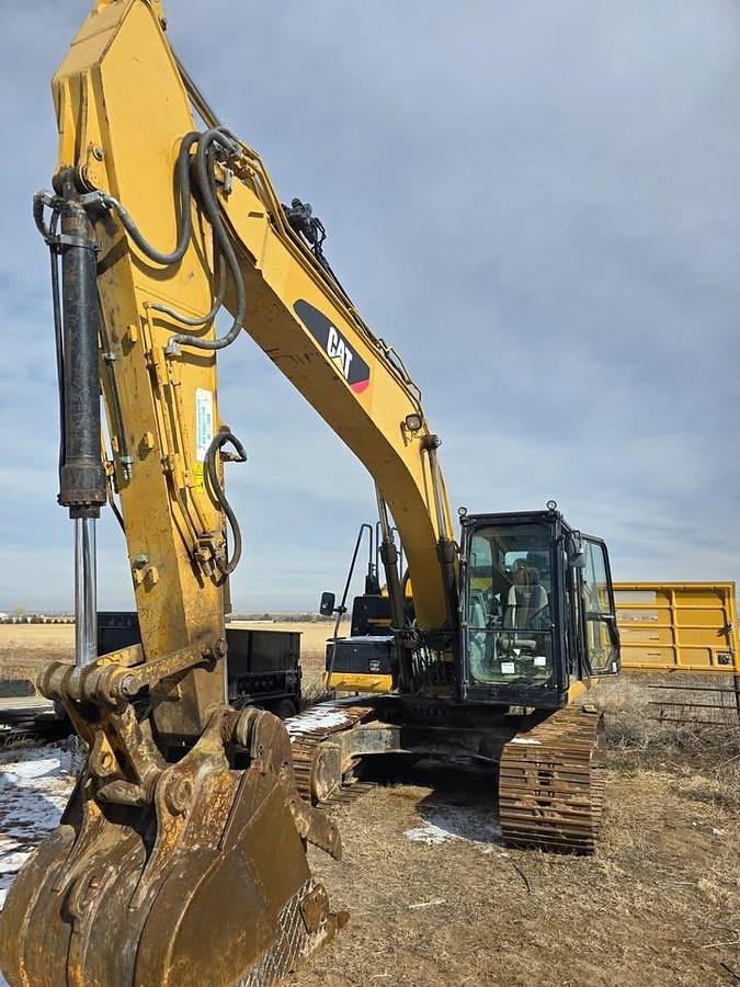 Used 2014 Caterpillar 320EL