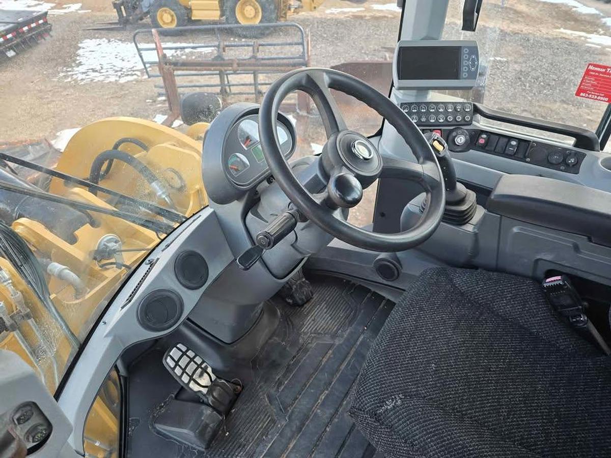 Used 2014 Cat 938K Front End Loader