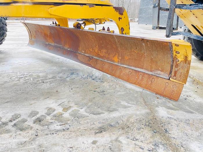 Used 2013 CATERPILLAR 120m2