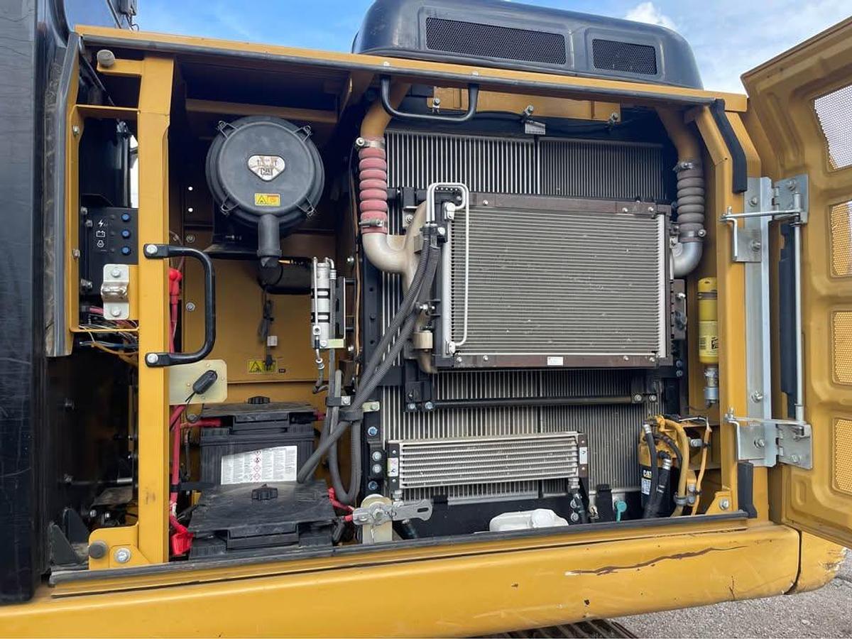 Used 2013 Caterpillar 320EL