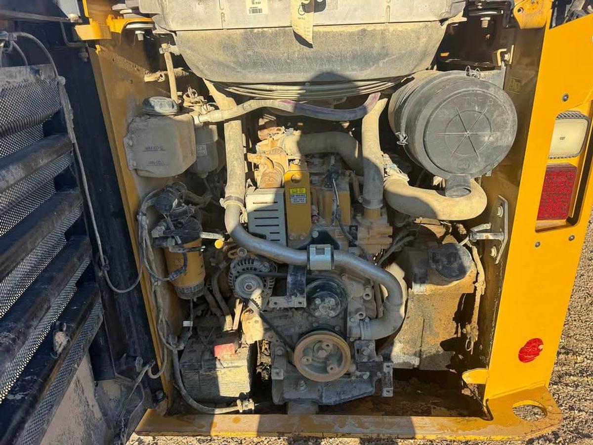 Used 2023 Caterpillar 259D3