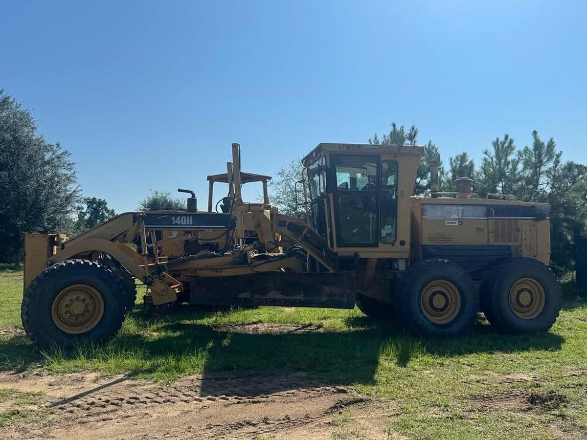 Used 2003 Caterpillar 140H