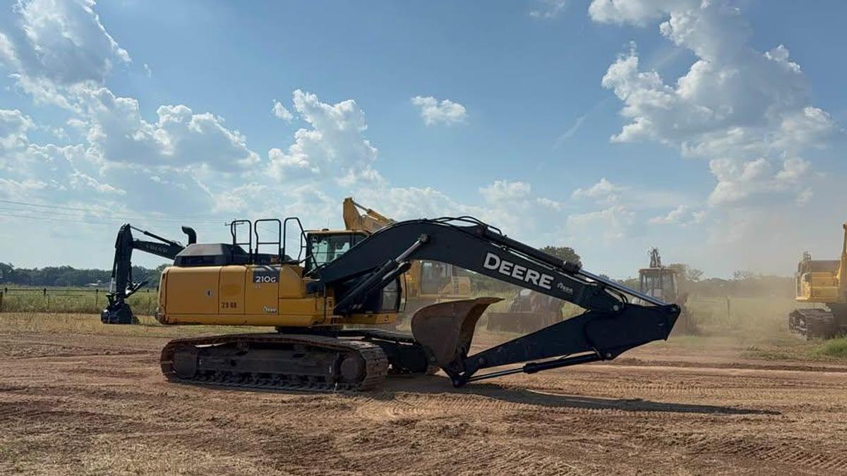 Used 2019 John Deere 210G LC