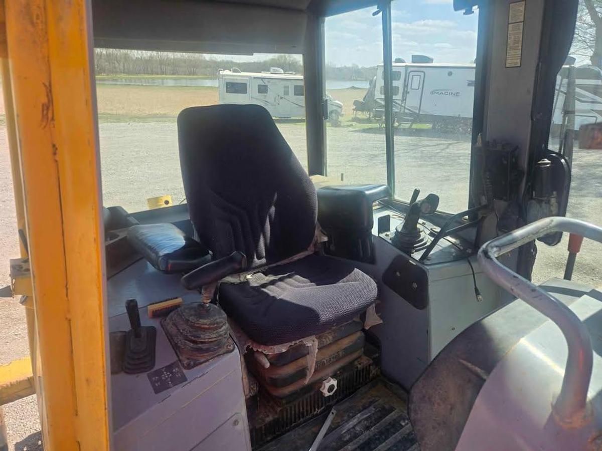 Used 2004 John Deere 650H LGP