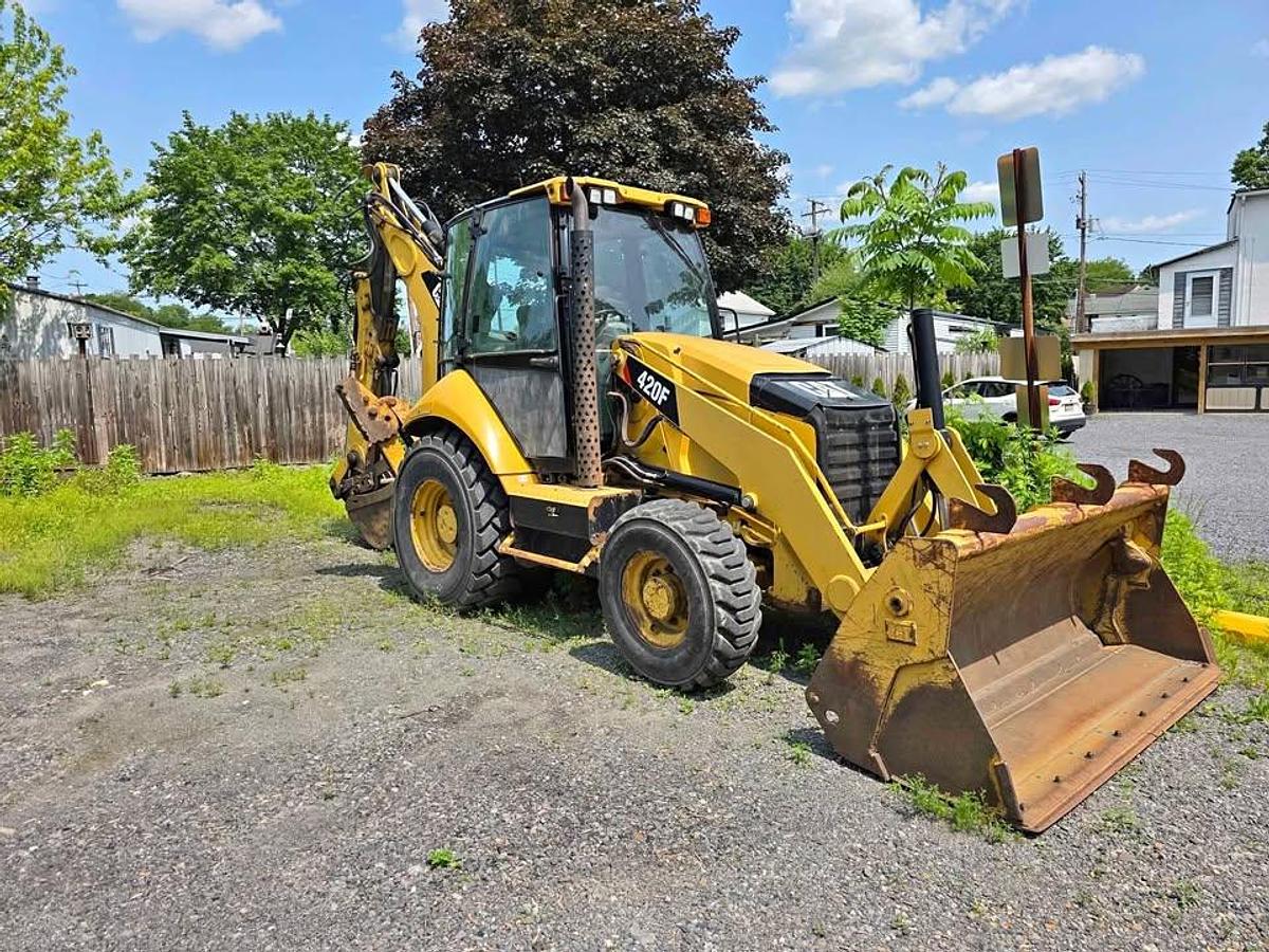 Used 2013 Caterpillar 420F