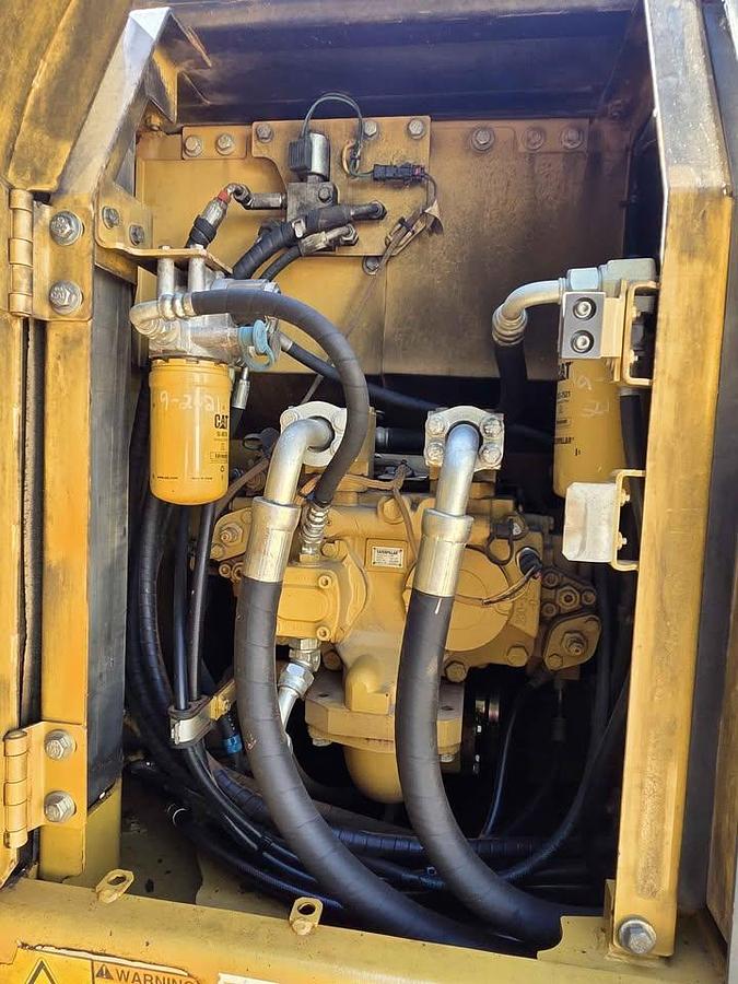 Used 2012 Caterpillar 320D LRR
