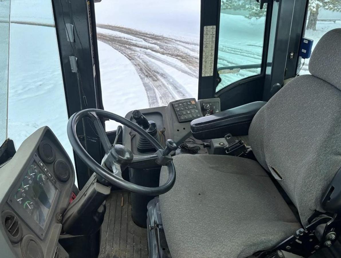 Used 2004 John Deere 544J