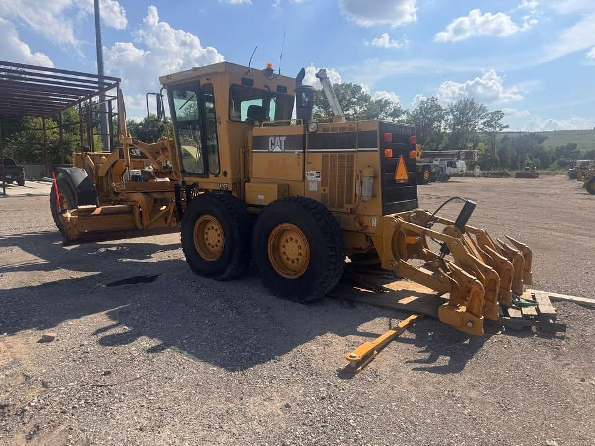 Used 2002 Caterpillar 140H