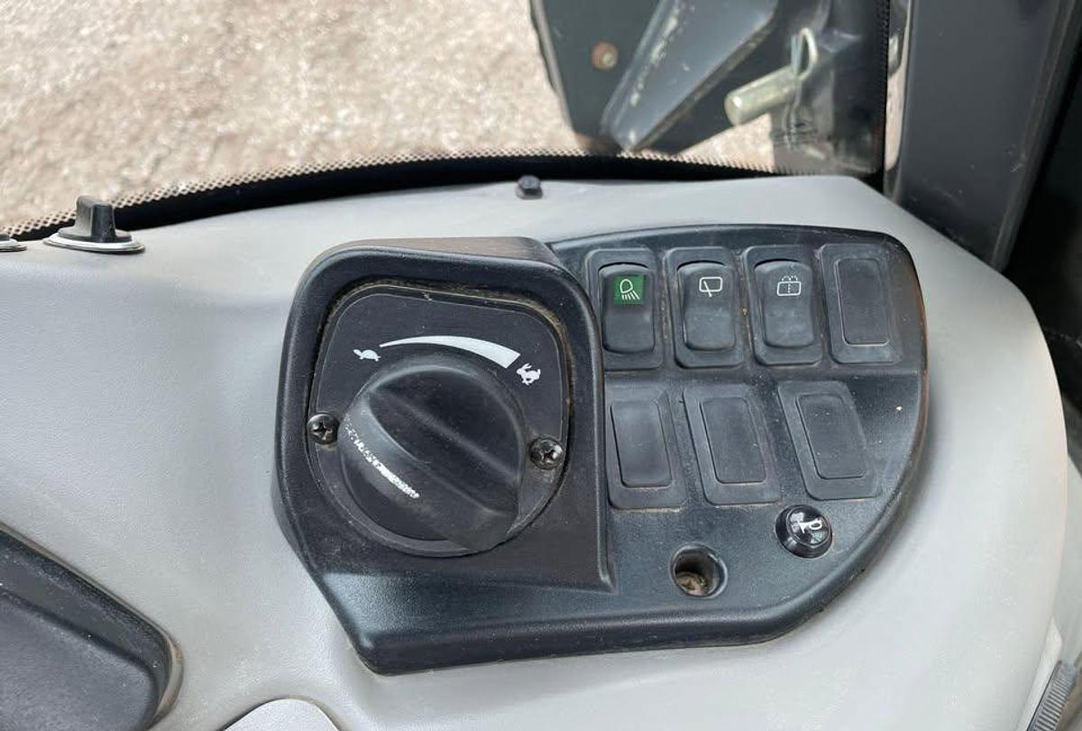 Used 2018 Case 580N EP