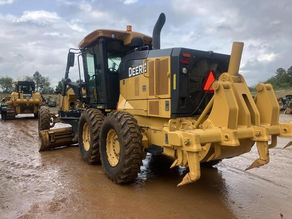 Used 2019 John Deere 670G
