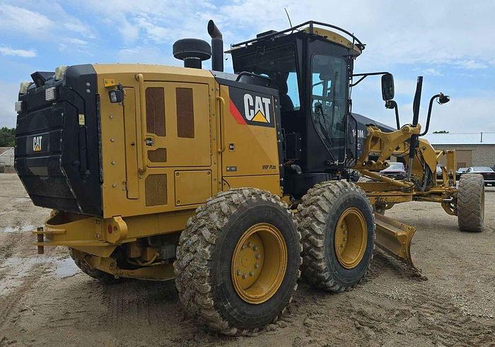 Used 2012 Caterpillar 140M2