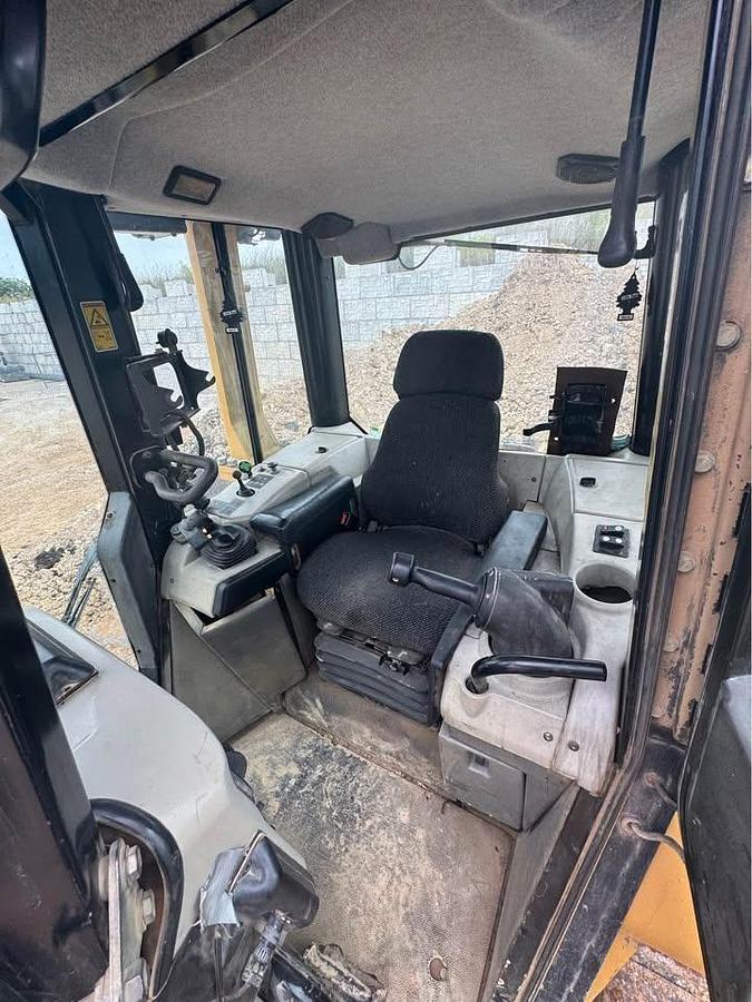 Used 2011 Caterpillar D6N