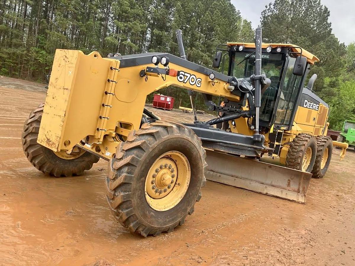 Used 2019 John Deere 670G